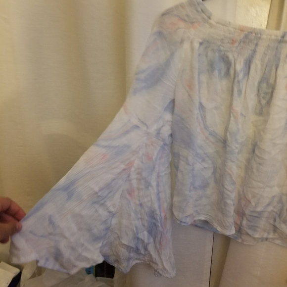 Flutter sleeve tye dye shirt ! - Picture 2 of 3